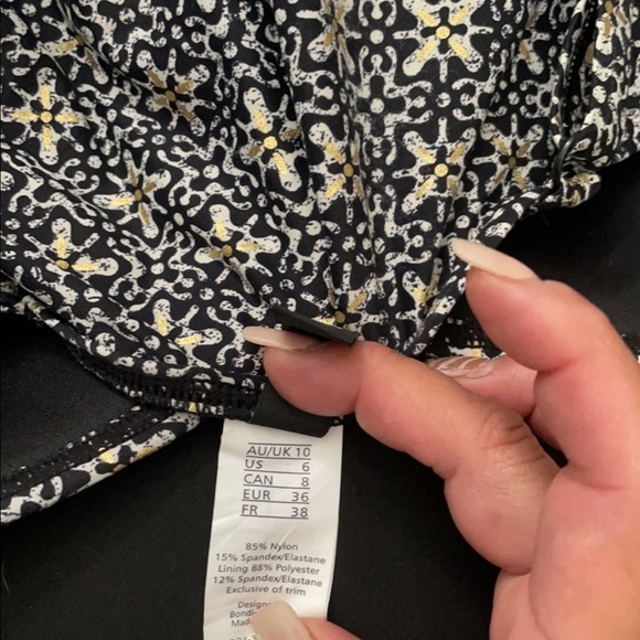 Nip Tuck One Piece Swim Size 6 - Picture 6 of 10